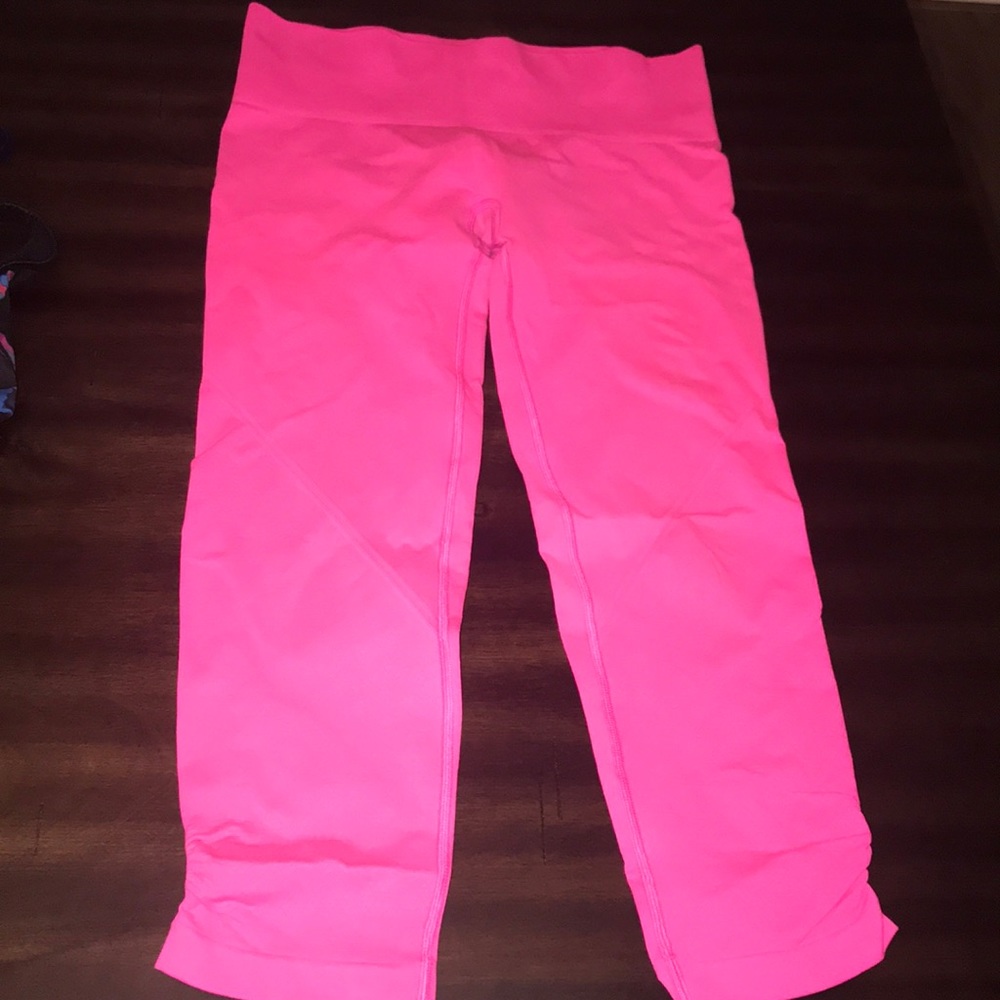 Lululemon Hot pink 7/8 crops